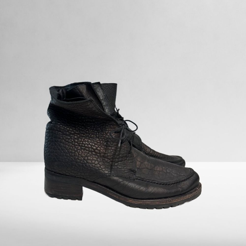 Stuart Weitzman Texture Wrinkle Black Leather Lace up Desert Combat Boots Size 9